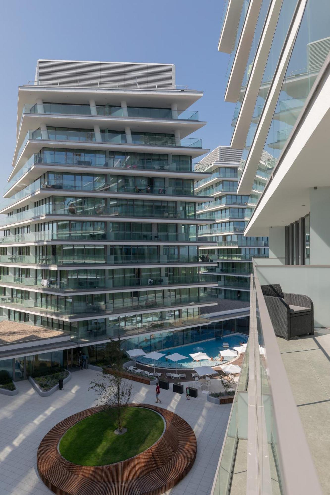 Royal Waves Resort & Spa - Apartment With Parking By Noclegi Renters Miedzyzdroje Exterior photo