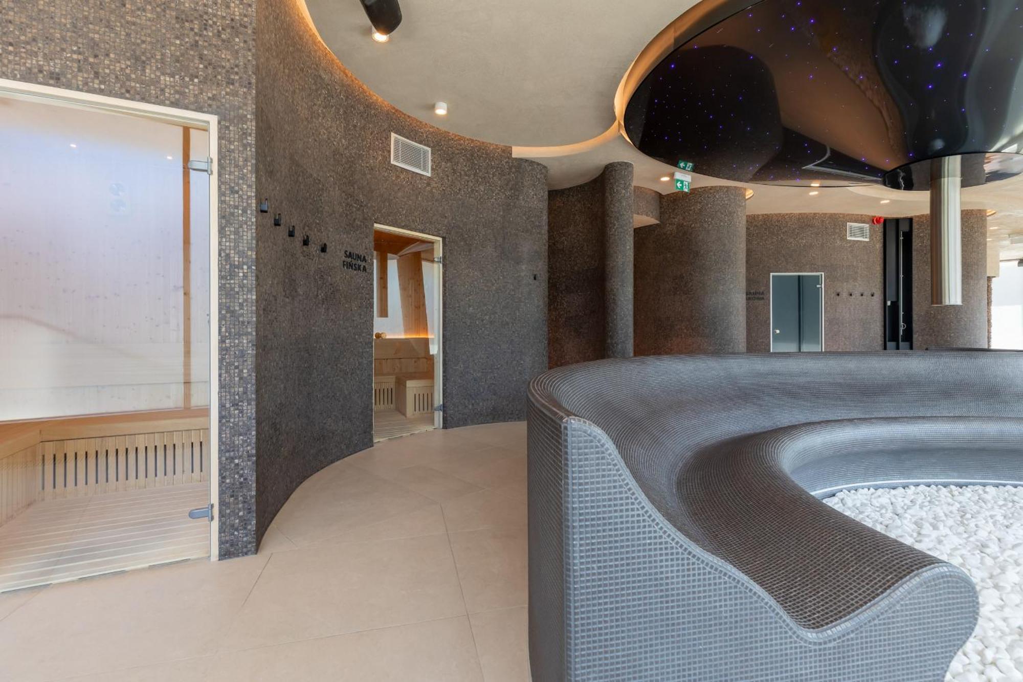 Royal Waves Resort & Spa - Apartment With Parking By Noclegi Renters Miedzyzdroje Exterior photo
