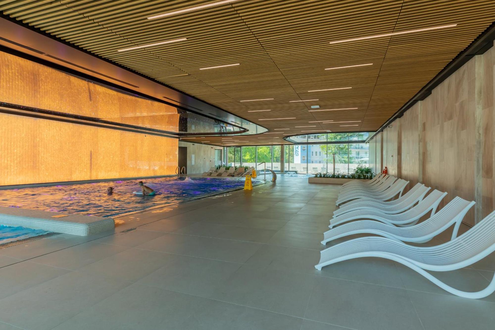Royal Waves Resort & Spa - Apartment With Parking By Noclegi Renters Miedzyzdroje Exterior photo